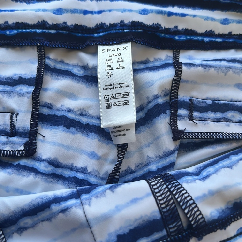 SPANX Blue Painted Striped Shorts Size: L - Picture 6 of 9